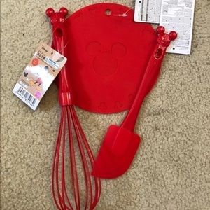 NWT Disney Mickey Mouse Whisk Spatula Mat